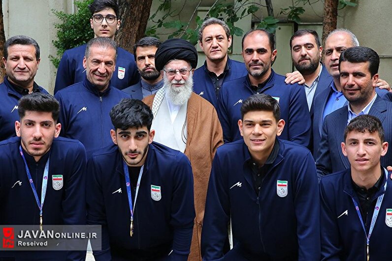 دیدار تیم ملی والیبال دانش‌آموزی ایران با رهبر معظم انقلاب