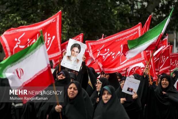 تجمع مردمی حامیان مقابله با بی حجابی و بدپوششی